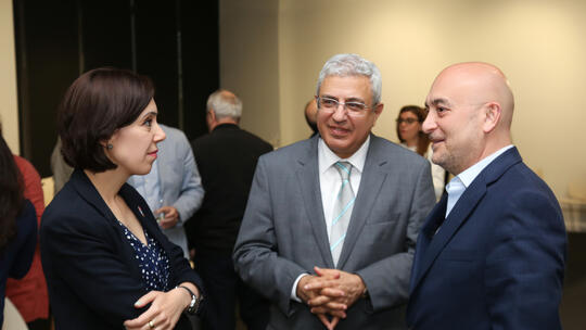 Marina Mkhitaryan, directrice exécutive de l'UGAB Arménie, Vahan Ter-Ghevondyan, directeur de Matenadaran, et Vasken Yacoubian, président de l'UGAB Arménie.